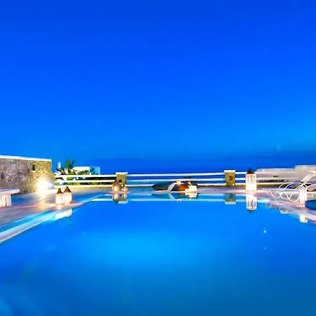 magnificent villa great location near beach *